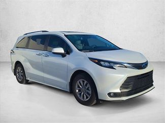 Used 2025 Toyota Sienna XLE w/ XLE Plus Package FWD video 2