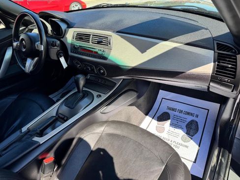 Used 2004 BMW Z4 2.5i image 18