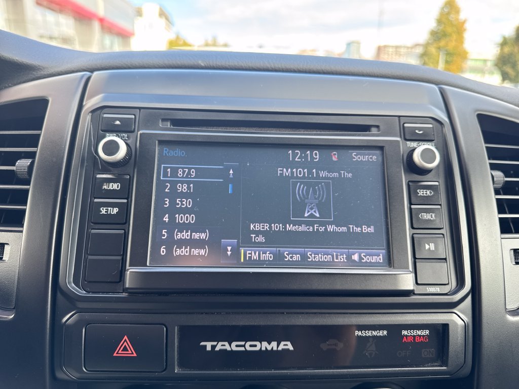 Used 2015 Toyota Tacoma 2WD Access Cab image 19