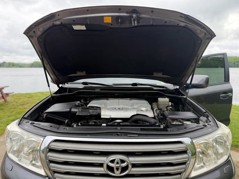 Used 2011 Toyota Land Cruiser w/ Upgrade Pkg AWD/4WD image 91