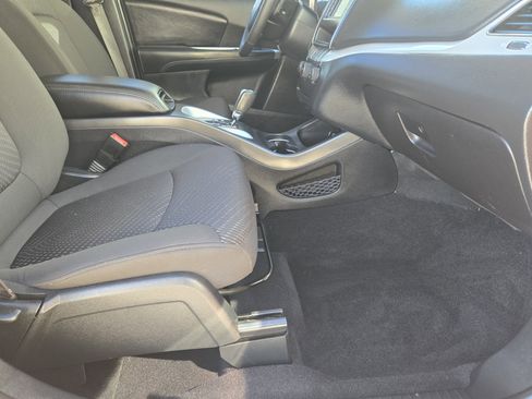 Used 2018 Dodge Journey SE w/ Popular Equipment Group image 15