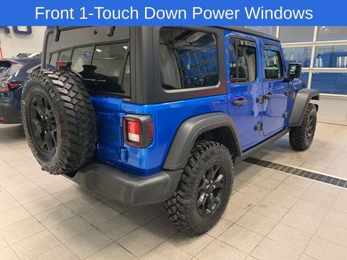 Used 2022 Jeep Wrangler Unlimited Sport image 17