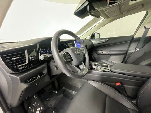 Used 2024 Lexus NX 250 FWD w/ Premium Package image 15