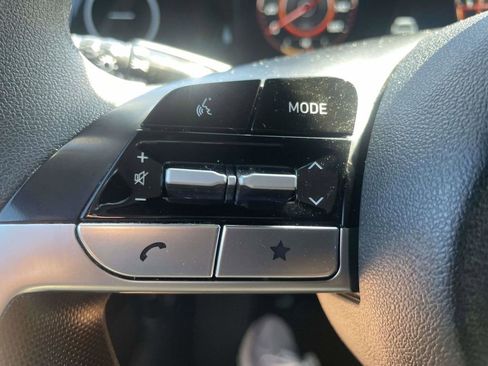 Used 2024 Hyundai Elantra SEL FWD image 18