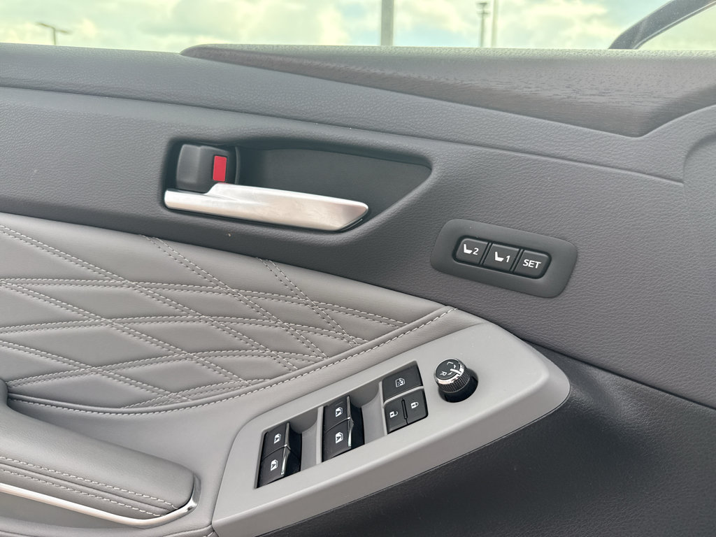 Used 2019 Toyota Avalon Limited w/ Advanced Safety Package FWD image 22