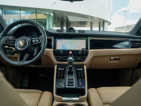 New 2025 Porsche Macan image 24