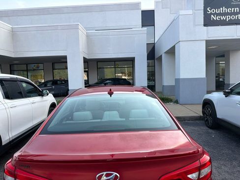 Used 2017 Hyundai Sonata SE FWD image 3