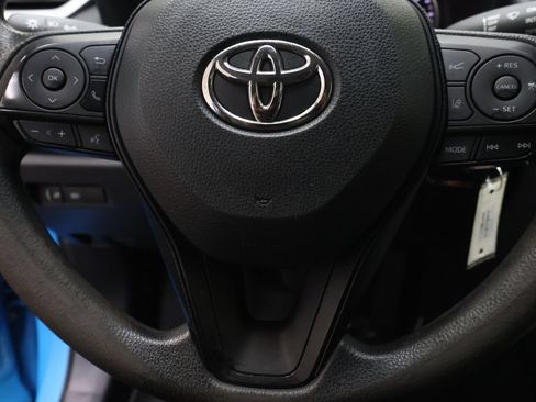 Used 2021 Toyota RAV4 LE AWD/4WD image 18
