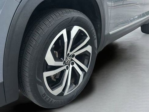 Used 2022 Volkswagen Atlas Cross Sport SEL image 37