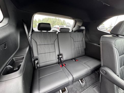 Used 2025 Buick Enclave Avenir w/ Trailering Package, 5000 lbs. AWD/4WD image 38