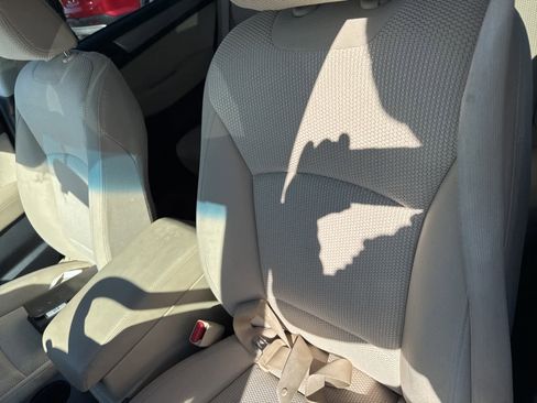 Used 2017 Subaru Outback 2.5i Premium image 15