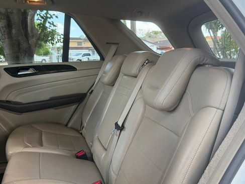 Used 2015 Mercedes-Benz ML 350 4MATIC w/ Premium 1 Package image 23