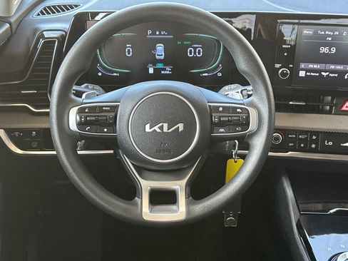 Used 2023 Kia Sportage LX AWD/4WD image 14