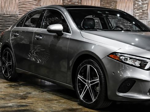 Used 2019 Mercedes-Benz A 220 w/ Driver Assistance Package image 6
