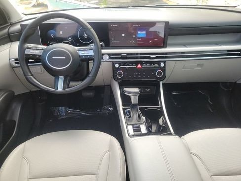 Used 2025 Hyundai Tucson SEL FWD image 17