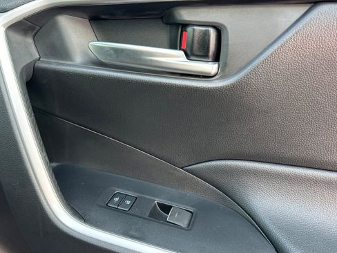 Used 2023 Toyota RAV4 XLE Premium image 23