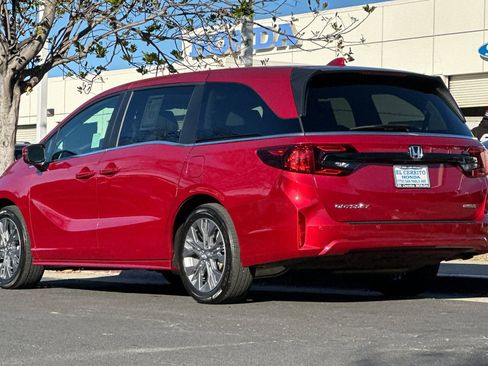 Used 2025 Honda Odyssey Touring image 5