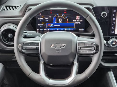 Used 2025 Chevrolet Colorado Trail Boss AWD/4WD image 26