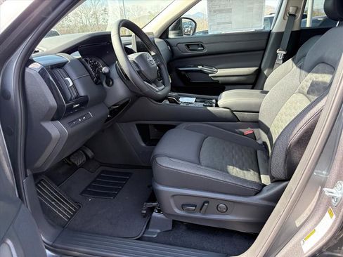 New 2026 Nissan Pathfinder SV image 16