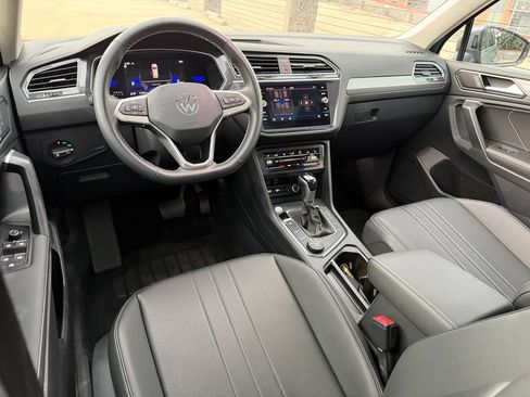 Certified 2024 Volkswagen Tiguan SE AWD/4WD image 12