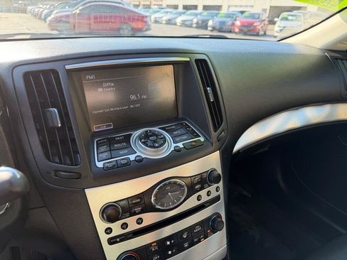 Used 2014 INFINITI Q60 Convertible w/ Premium Package RWD image 32