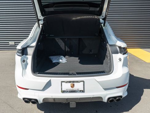 New 2026 Porsche Cayenne GTS AWD/4WD image 35
