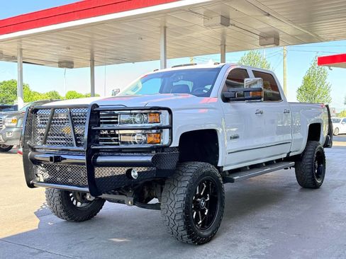 Used 2016 Chevrolet Silverado 2500 High Country w/ Duramax Plus Package AWD/4WD image 5