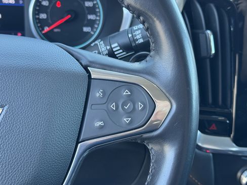 Used 2020 Chevrolet Traverse LT image 22