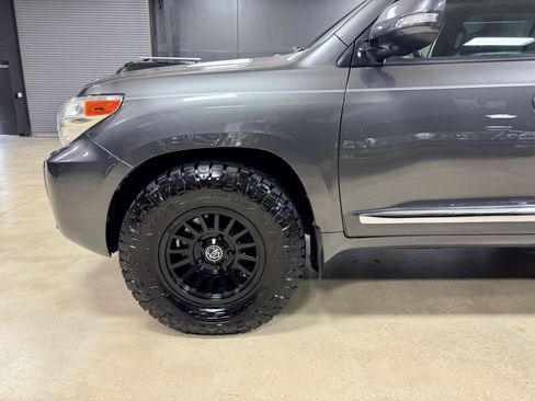 Used 2013 Toyota Land Cruiser AWD/4WD image 18
