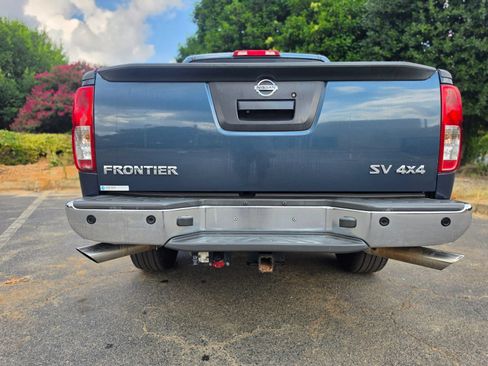 Used 2013 Nissan Frontier SV w/ SV Value Truck Pkg AWD/4WD image 8