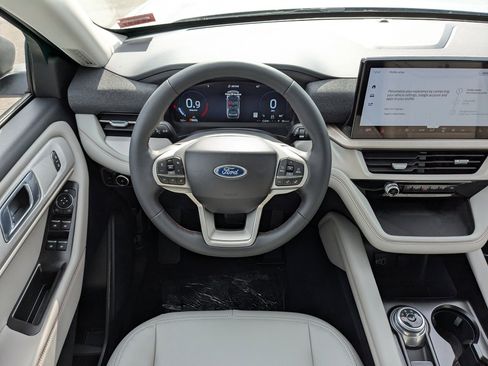 New 2026 Ford Explorer Active image 19