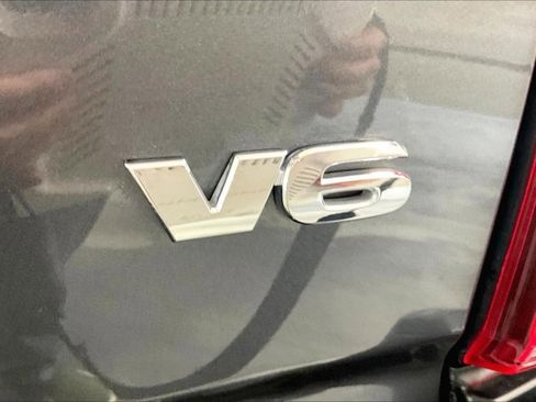 Used 2022 Toyota Tacoma SR image 8