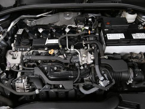 Used 2023 Toyota Corolla Cross L FWD image 32