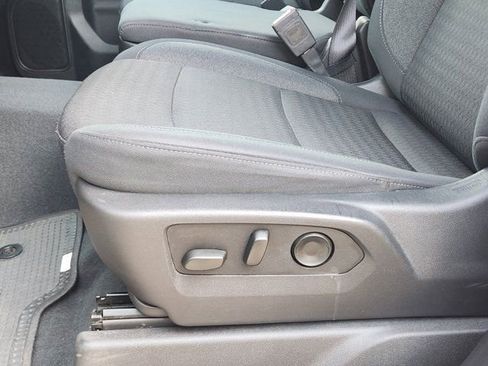 Used 2025 Chevrolet Silverado 2500 Custom w/ Custom Value Package image 23