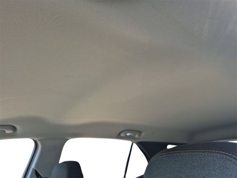 Used 2020 Chevrolet Equinox LT image 17