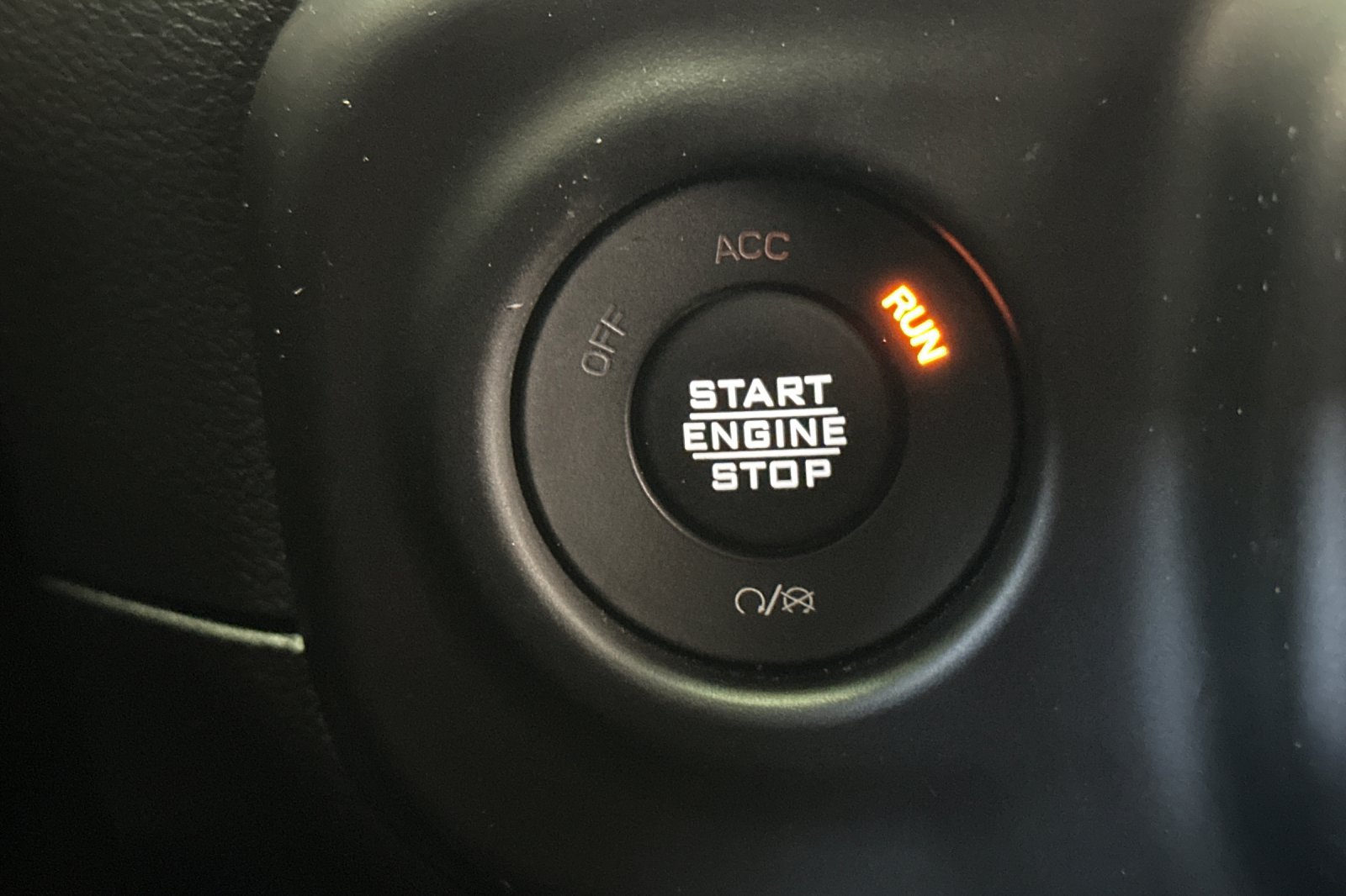Used 2021 Jeep Wrangler Unlimited Sahara w/ Cold Weather Group AWD/4WD image 16