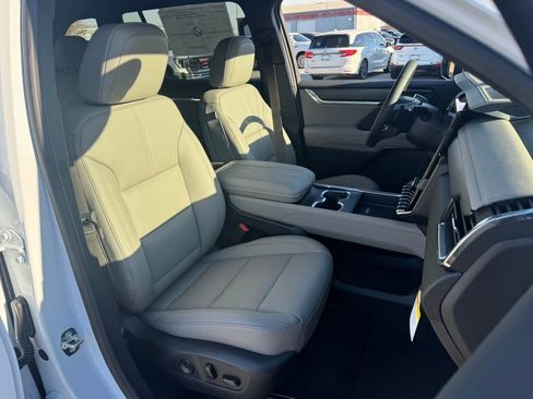 New 2026 GMC Acadia Elevation w/ Black Edition FWD image 11