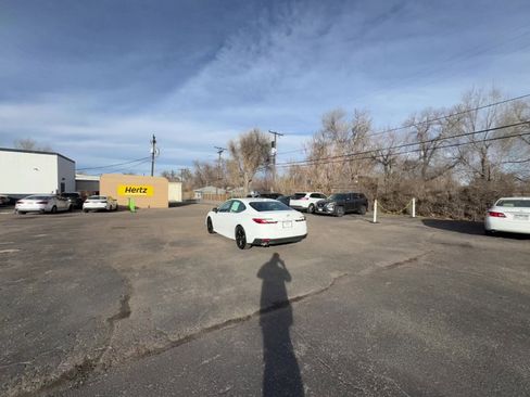 Used 2025 Toyota Camry SE image 16