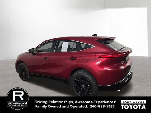 Used 2023 Toyota Venza Nightshade AWD/4WD image 10