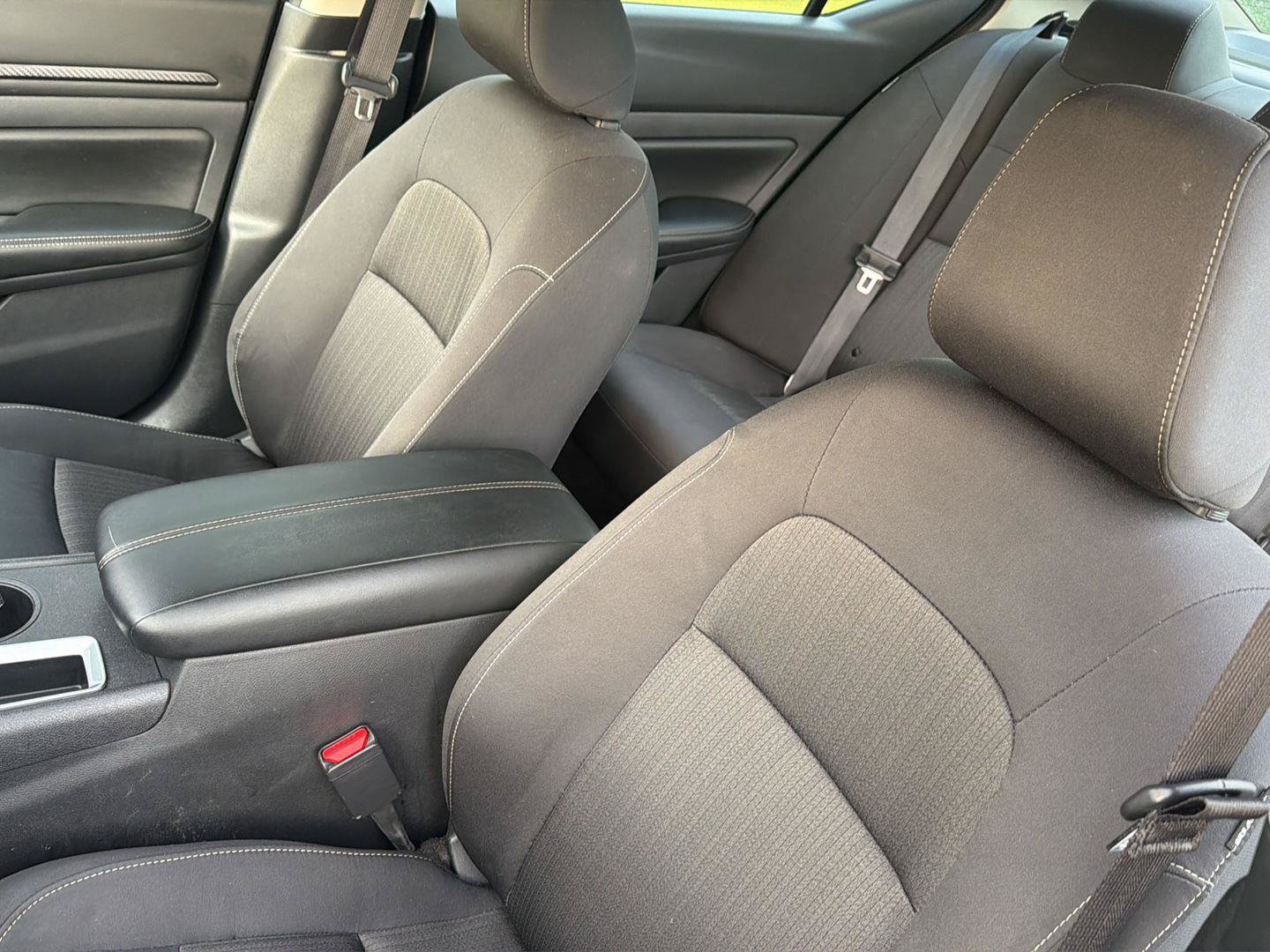 Used 2025 Nissan Altima 2.5 SV FWD image 29