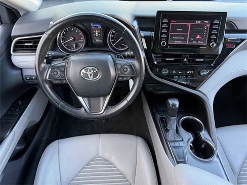Used 2023 Toyota Camry SE image 11