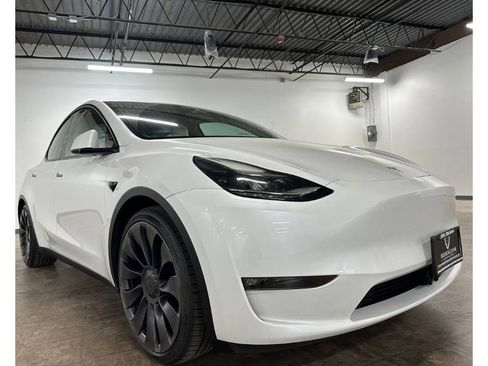 Used 2023 Tesla Model Y Performance image 7