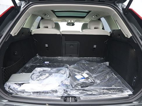 New 2026 Volvo XC60 T8 Ultra image 25