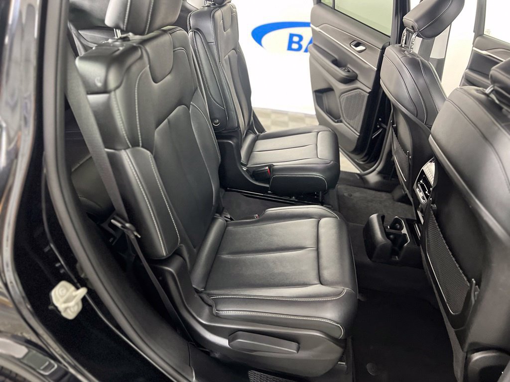 Used 2023 Jeep Grand Cherokee L Limited AWD/4WD image 13