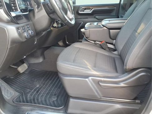 Used 2024 Chevrolet Silverado 2500 LT AWD/4WD image 19