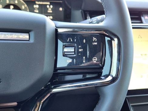 Used 2025 Land Rover Range Rover Evoque Dynamic SE image 28