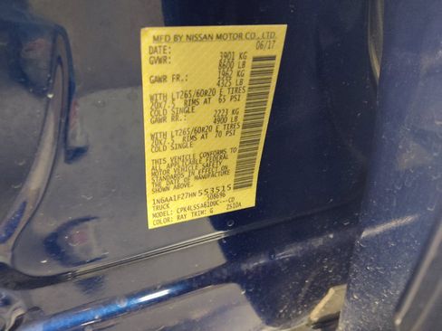 Used 2017 Nissan Titan SV image 33