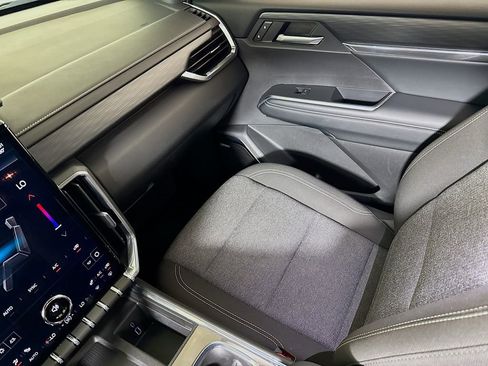 Certified 2025 GMC Acadia Elevation FWD image 22