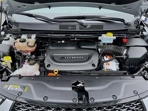 Used 2022 Chrysler Pacifica Limited w/ Uconnect Theater Family Group image 34