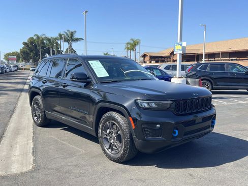 Used 2023 Jeep Grand Cherokee Trailhawk AWD/4WD image 29
